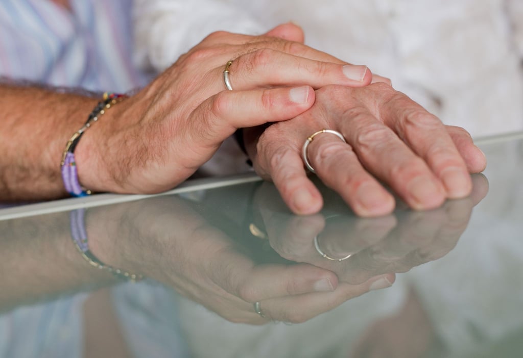 Stillschweigen oder Offenheit? Wie man mit Potenzmitteln beim Sex am besten umgeht, hängt von der individuellen Beziehung ab.