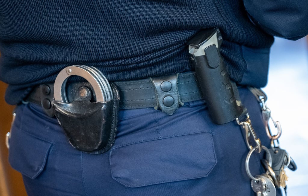 Gegen einen 59-Jährigen, der Mädchen im Netz belästigt hatte, erging mit dem Urteil auch ein Haftbefehl. (Symbolbild)