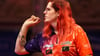 Noa-Lynn van Leuven wird die erste Transfrau bei der Darts-WM.