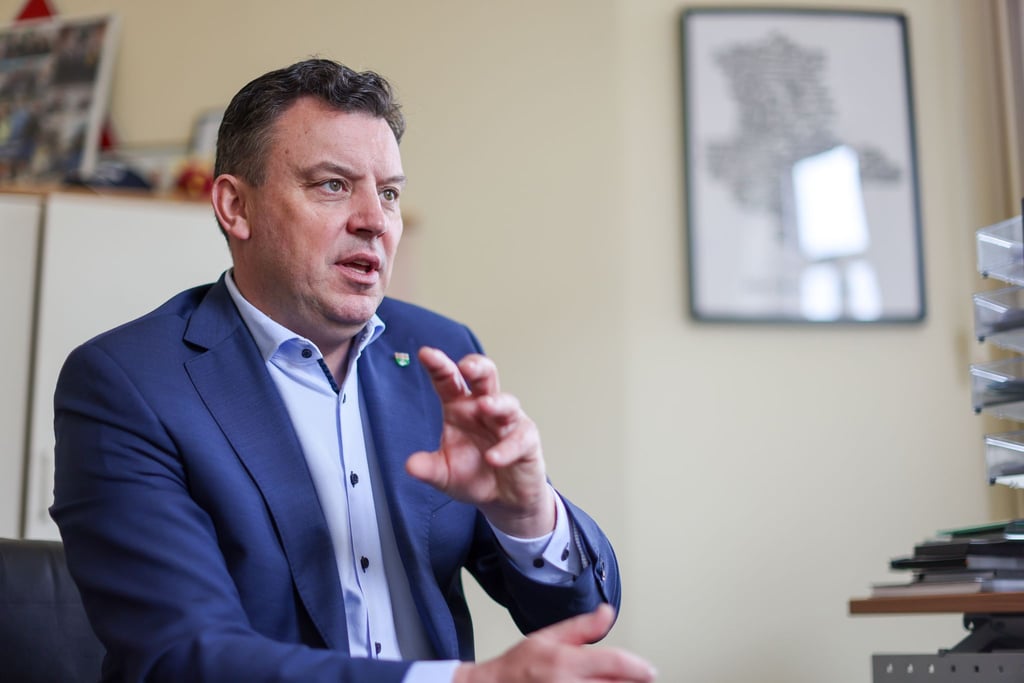 Gibt es einen Anspruch auf finanzielle Mindestausstattung? Landrat André Schröder will das klären lassen. (Archivbild)