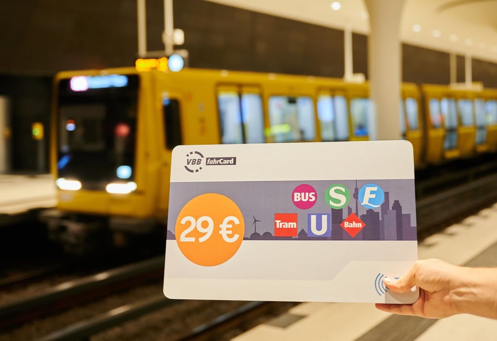 Nur wenige Monate nach der Einführung fällt das Berlin-Abo den Sparzwängen der Landesregierung zum Opfer. (Symbolbild)