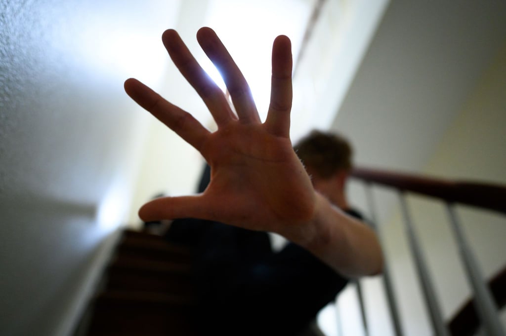 Das Gewaltschutzgesetz ermöglicht Gewaltopfern in Beziehungen, die alleinige Nutzung der gemeinsamen Wohnung zu beantragen.