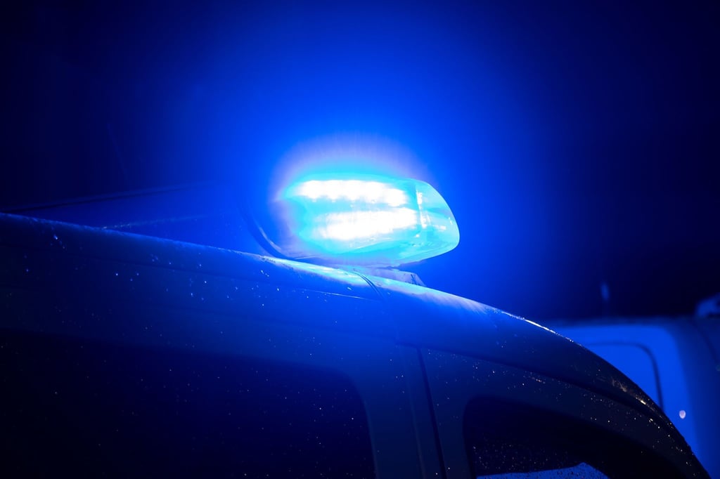Die Autobahn ist nach dem Unfall für etwa eine Stunde gesperrt worden. (Symbolbild)