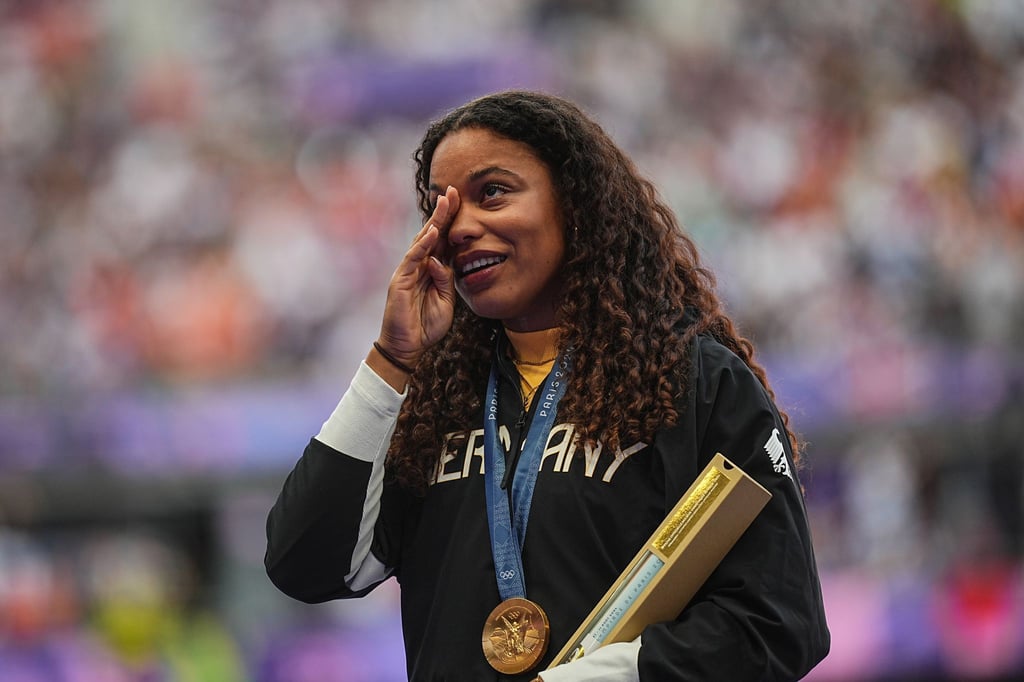 Tränen der Freuden verdrückte Kugelstoß-Olympiasiegerin Yemisi Ogunleye.