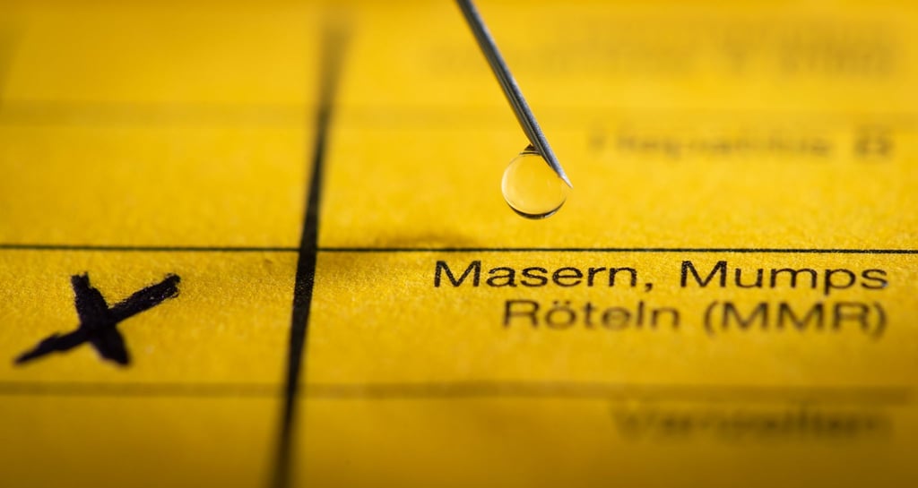 Die Stiko empfiehlt für die Masernimpfung jeweils eine Dosis im Alter von 11 und von 15 Monaten (Symbolbild).
