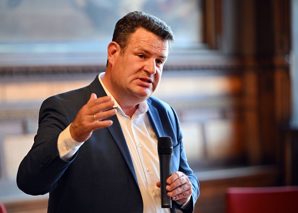 Ohne die Verlängerung der Bezugsdauer fürchtet das Arbeitsministerium einen „erheblichen Personalabbau bei den von Kurzarbeit betroffenen Betrieben“. (Archivbild)