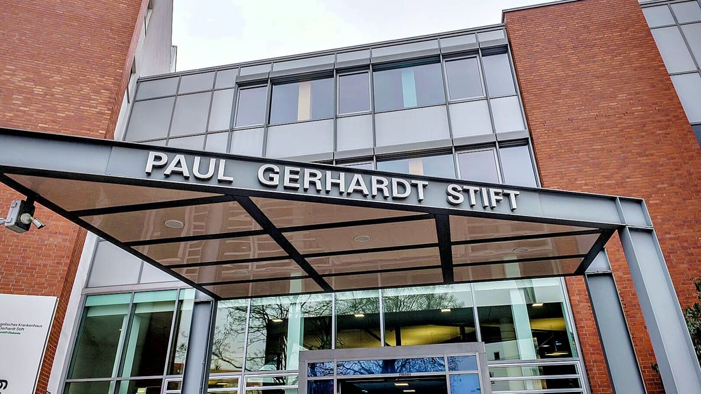 Das evangelische Krankenhaus „Paul Gerhardt Stift“ in Wittenberg war von der Cyberattacke auf die Johannesstift Diakonie betroffen. Im Oktober waren Server des Unternehmens angegriffen und Daten verschlüsselt worden.