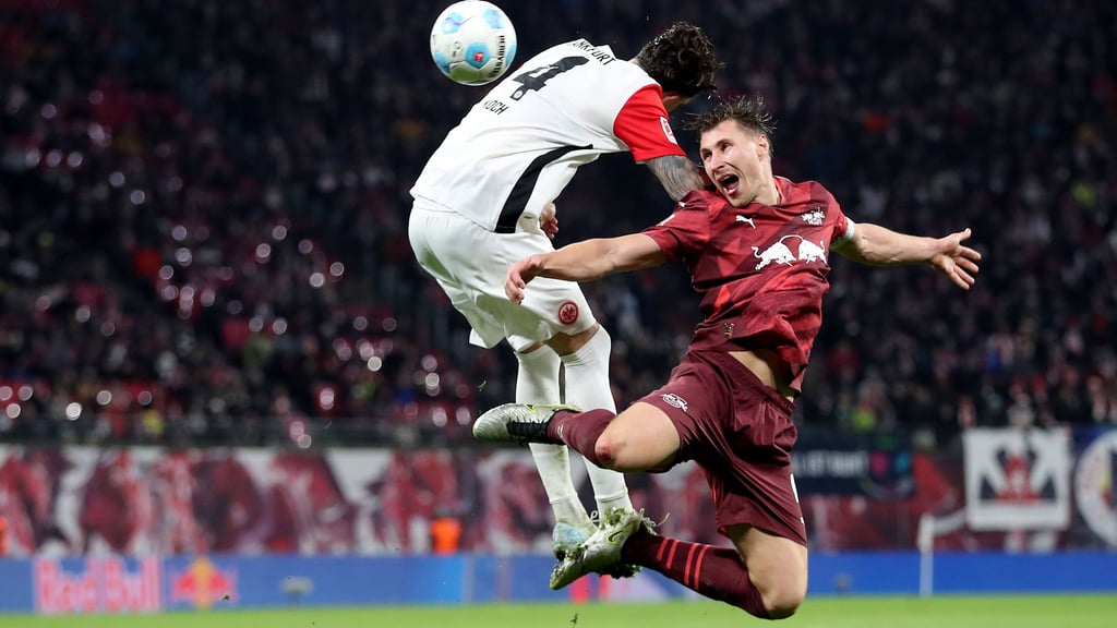 Kung-fu Willi: Orban gegen Robin Koch.