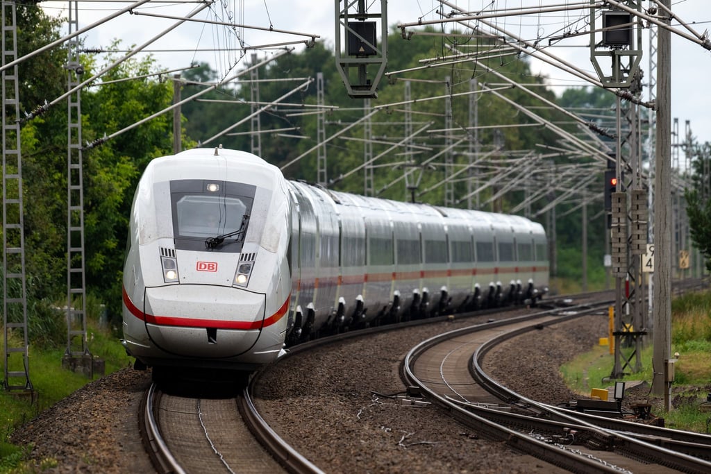 Mit dem Fahrplanwechsel verkehren auch die Züge auf der Strecke Hamburg - Berlin wieder regulär.