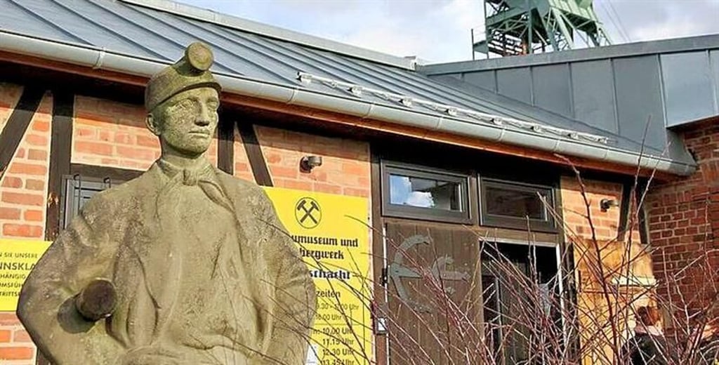 Der Röhrigschacht in Wettelrode ist eines der wenigen Industriedenkmäler des einst bedeutenden Mansfelder Kupferschieferbergbaus . An diesem einstigen Bergbaustandort könnte Großes passieren.
