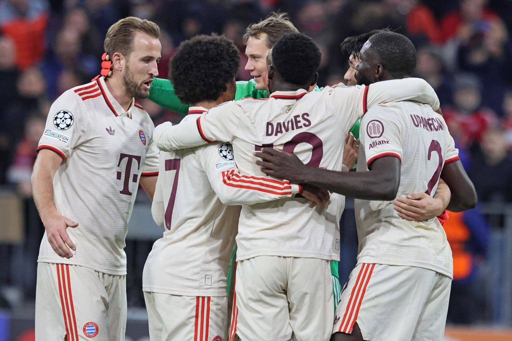 Harry Kane (li) und Alphonso Davies (mi) kehren gegen RB Leipzig wieder zurück.