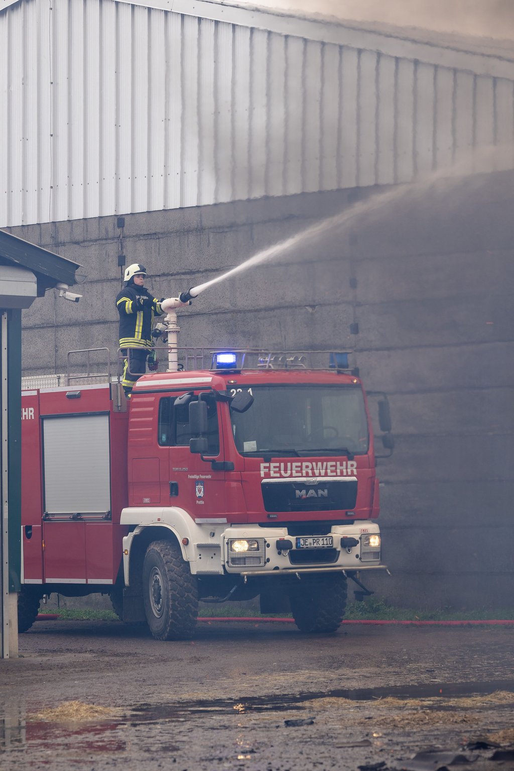 „Wasser marsch aus allen Rohren!“, heißt es am Montag in Axien.