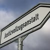 In Halle ist ein Ausbau der bereits bestehenden oder der Neubau einer Justizvollzugsanstalt geplant.