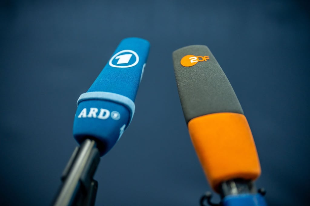 2025 endet an zwei Stichtagen die Übertragung der öffentlich-rechtlichen Fernsehsender in Standardqualität (SDTV).