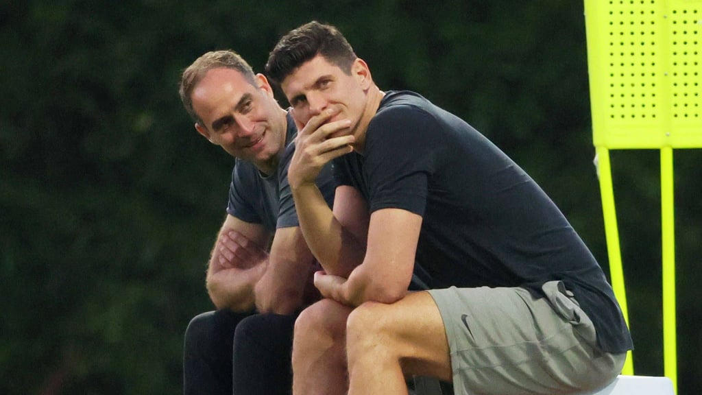 Mario Gomez (r.) und Oliver Mintzlaff sind ein eingespieltes Team.