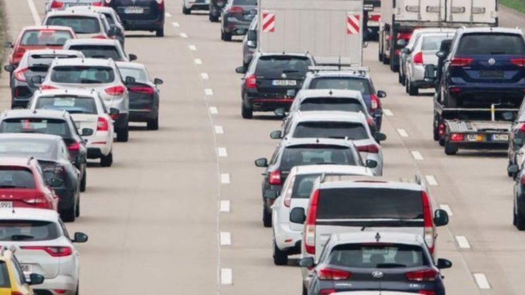 Stau gab es auf der A36 bei Quedlinburg nach einem Lkw-Unfall.