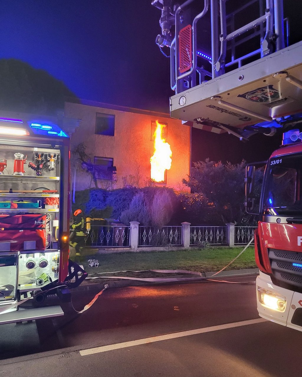 Die Kriminalpolizei ermittelt zu den Hintergründen des Feuers in Zeitz.