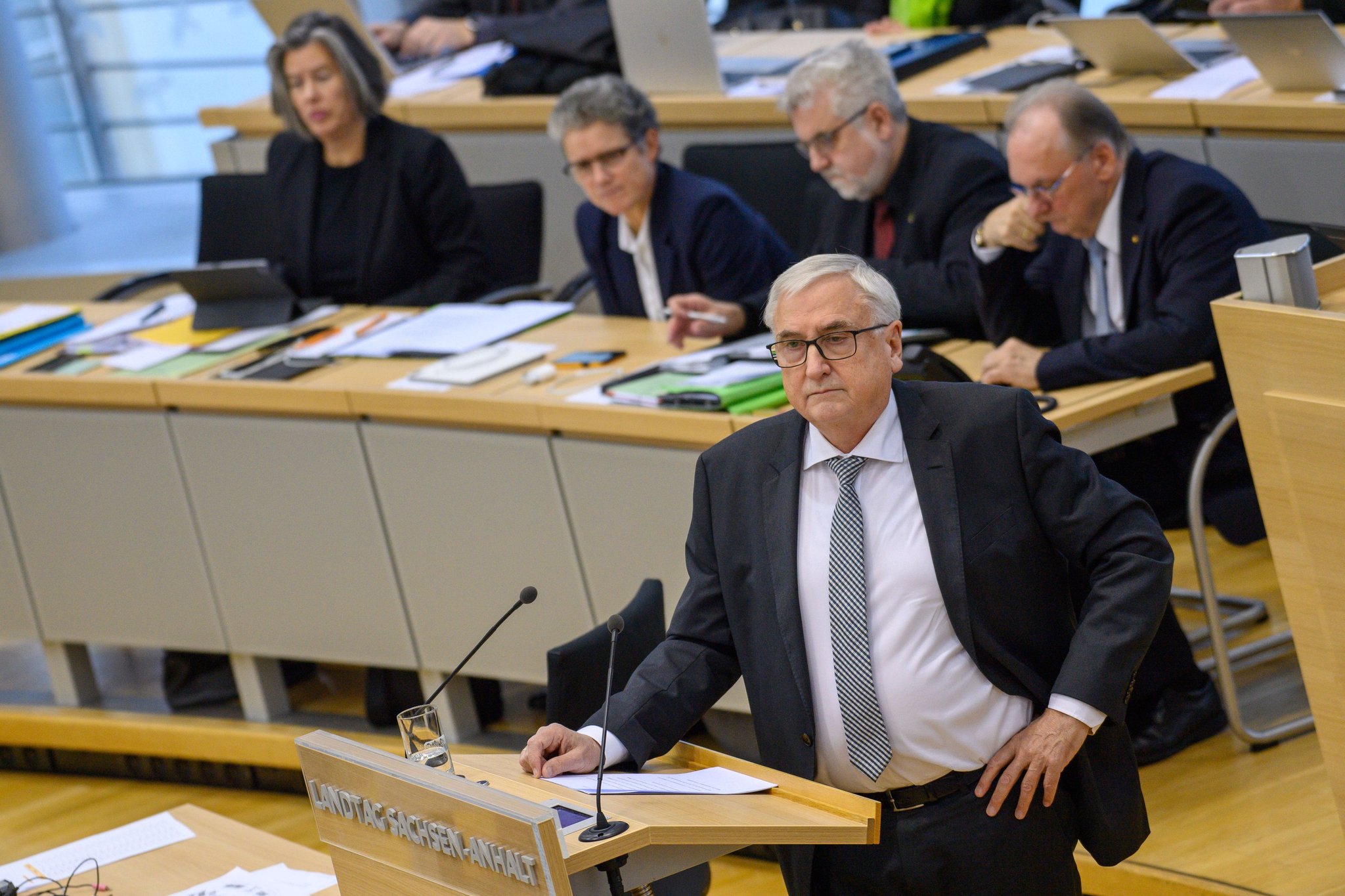 Landtagsbeschluss SachsenAnhalt ruft auch für 2025 die CoronaNotlage aus das sechste Jahr