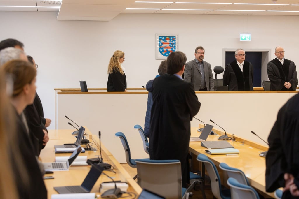 Das Landgericht verhängte zweimal lebenslang und sprach einen Angeklagten frei. (Archivbild)