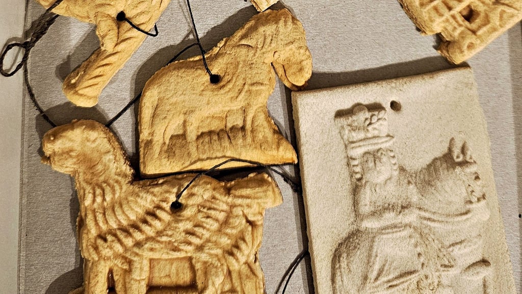 Verschiedene Backformen von Honigkuchenmodeln.