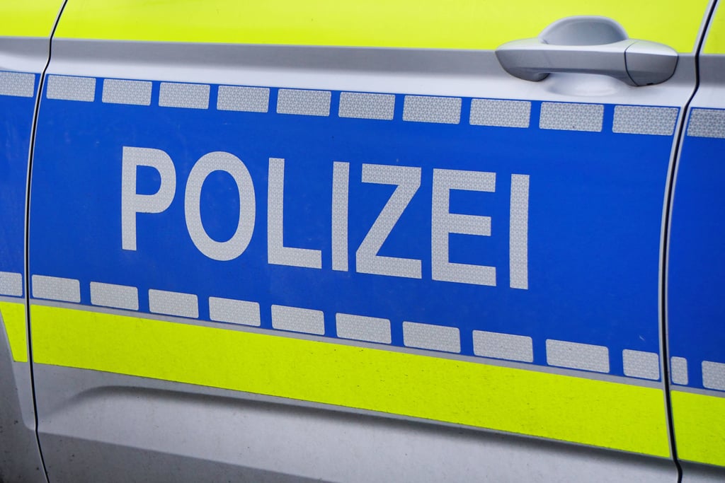 Die Polizei sucht einen Tankbetrüger im Saalekreis.