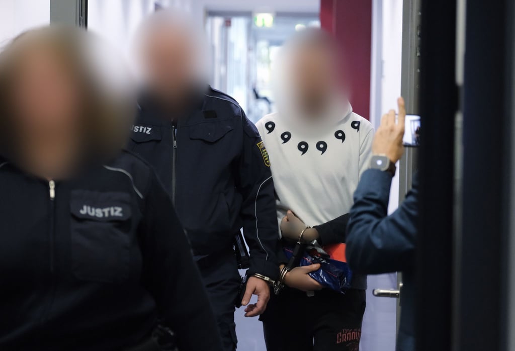 Ein 38-Jähriger soll einem Mann auf dessen Verlangen hin bei einem fingierten Machetenüberfall mehrere Finger abgeschlagen haben. (Archivbild)