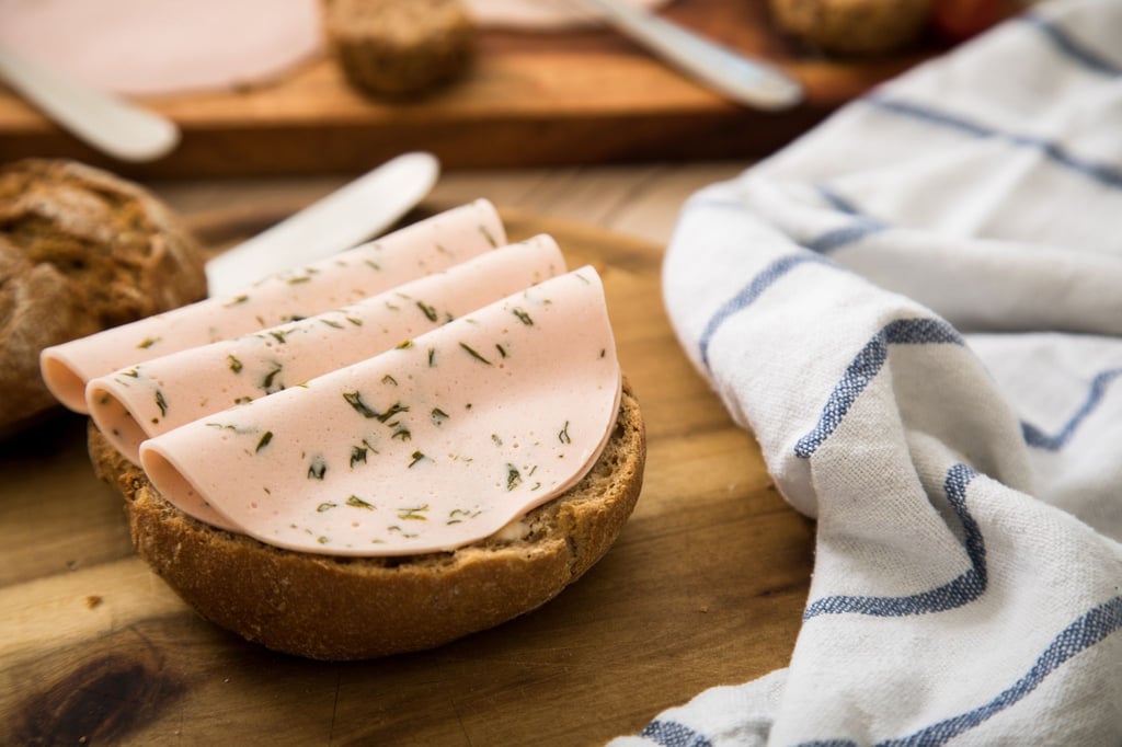 Fast 150 vegetarische und vegane Fleischersatzprodukte hat die Stiftung Warentest seit 2016 untersucht. Knapp die Hälfte der Veggies (48 Prozent) bekam ein „Gut“.