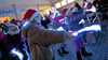 Weihnachtsmarkt mit Einlage: Die Kinder der Nachterstedter Grundschule haben ein Programm eingeübt, singen und tanzen. 