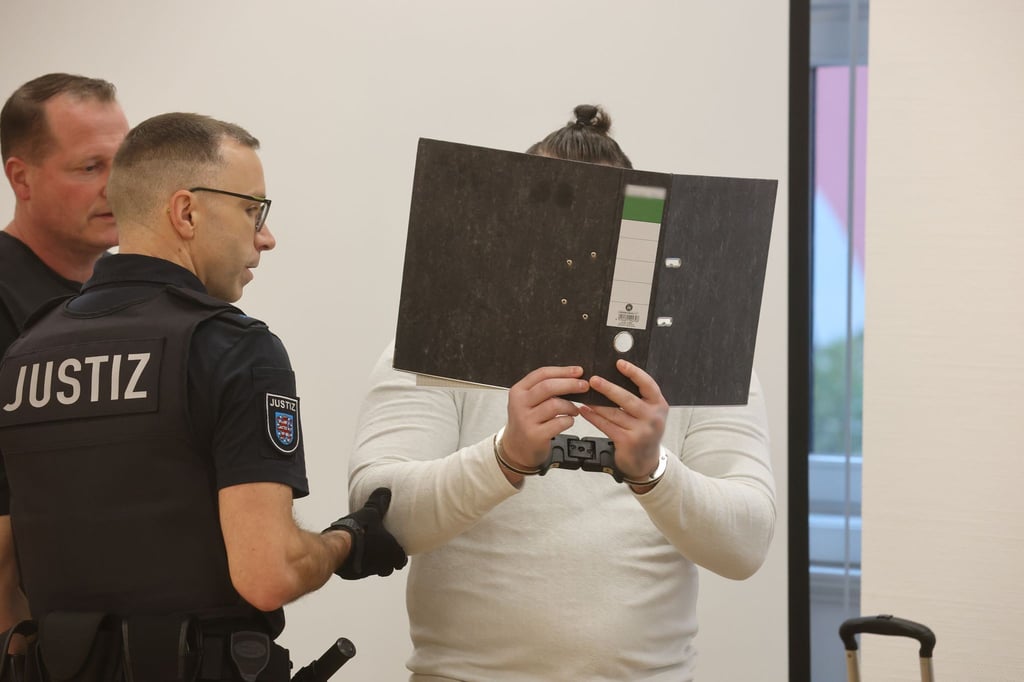 Der Angeklagte soll über Jahre reihenweise Frauen vergewaltigt haben, nachdem er sie zuvor vermutlich mit K.-o.-Tropfen bis zur Bewusstlosigkeit betäubt haben soll. (Archivbild)