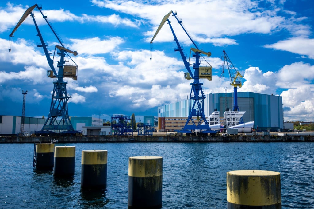 Der Kieler U-Bootbauer Thyssenkrupp Marine Systems (TKMS) will einen dreistelligen Millionenbetrag in den Standort Wismar investieren. (Archivbild)