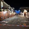 Ein Blick auf den abgesperrten Weihnachtsmarkt in Magdeburg. Auf dem Weihnachtsmarkt in Magdeburg ist ein Autofahrer in eine Menschengruppe gefahren. (zu dpa: «Tödlicher Anschlag mit Auto auf Magdeburger Weihnachtsmarkt»)