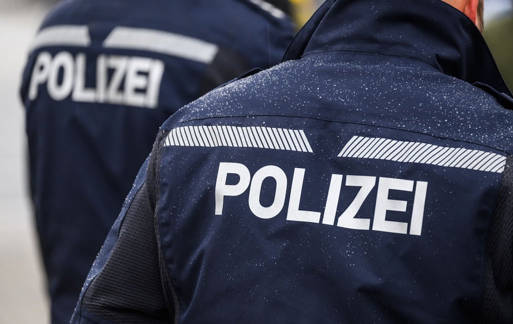 LKA und Generalstaatsanwaltschaft ermitteln gegen acht Polizisten einer Einheit der Bereitschaftspolizei. (Symbolbild)