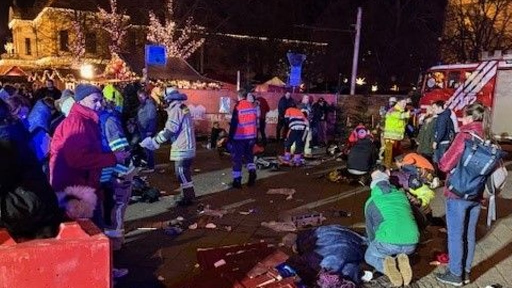 Der Fahrer eines offenbar schwarzen SUV richtete auf dem Weihnachtsmarkt in Magdeburg ein Blutbad an.