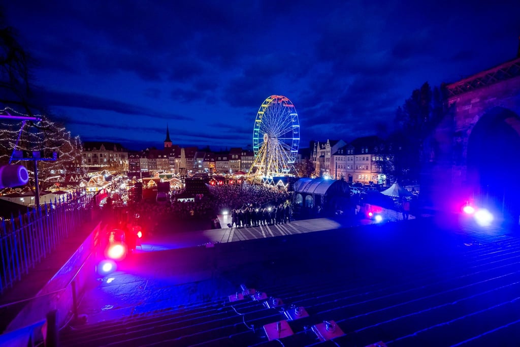 Nachdem er am Freitagabend infolge der Attacke in Magdeburg vorzeitig geschlossen wurde, öffnet nun der Erfurter Weihnachtsmarkt wieder.