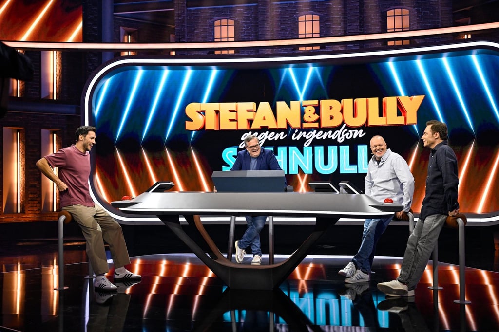 Stefan Raab und Michael „Bully“ Herbig bekamen es in ihrer neuen Show mit Bundeswehr-Arzt Marc zu tun.