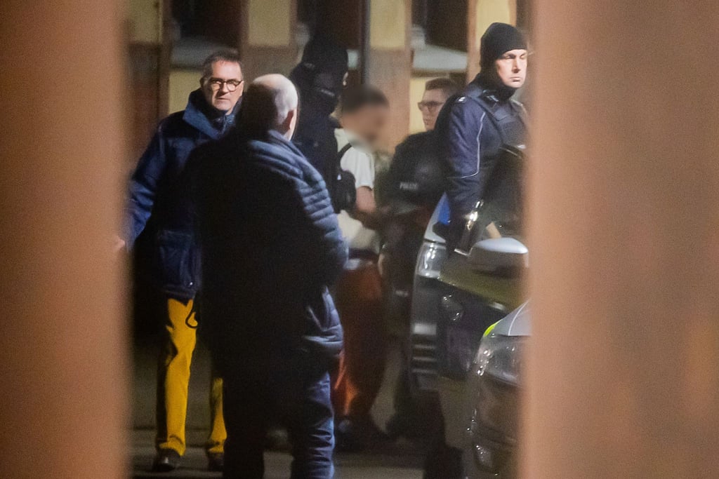 Der Tatverdächtige ist inzwischen in Untersuchungshaft - vor ihm wurde bereits vor der Tat gewarnt.