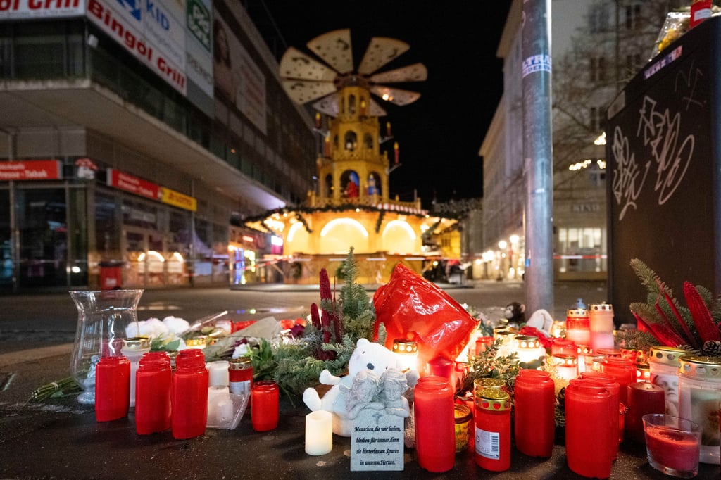 Ein Auto ist auf dem Magdeburger Weihnachtsmarkt in eine Menschenmenge gefahren. Der Fahrer tötete mindestens fünf Personen.