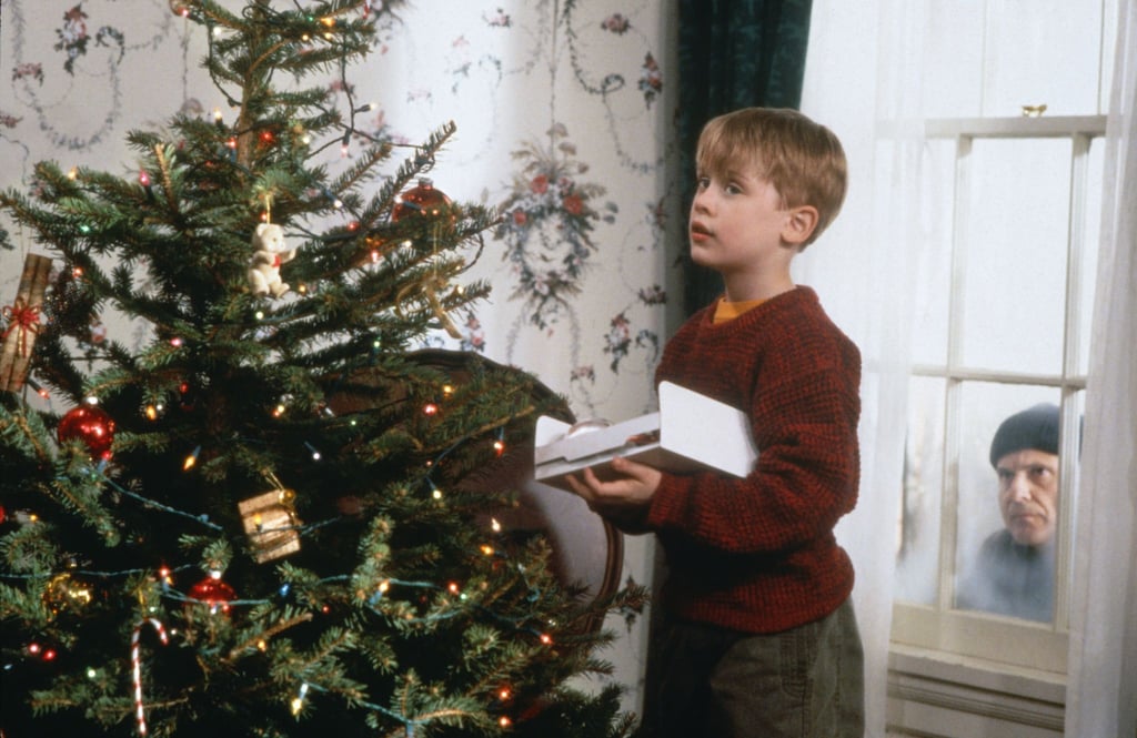 Zeigt Sat.1 wieder an Heiligabend: „Kevin - Allein zu Haus“. Während der nichtsahnende Kevin (Macaulay Culkin) den Weihnachtsbaum schmückt, lauert Harry (Joe Pesci) auf eine Gelegenheit, einbrechen zu können.