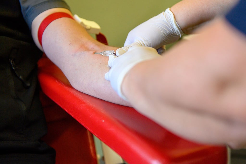 Viele Menschen spenden nach dem Anschlag in Magdeburg Blut.