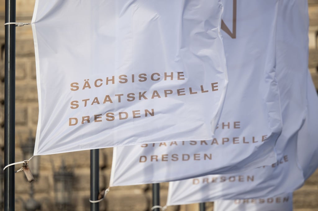 Die Sächsische Staatskapelle Dresden bietet beim ZDF-Silvesterkonzert ein Amerika-Programm. (Archivbild)