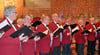 Der Männerchor beeindruckt in der Salzkirche Seehausen (Kreis Stendal). Rüdiger Haase (links) singt ein französisches Weihnachtslied.