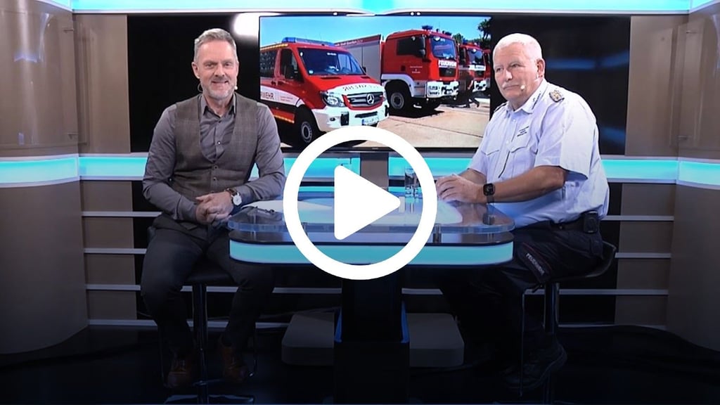 Kai-Uwe Lohse vom Landesfeuerwehrverband warnt eindringlich vor den Risiken von Feuerwerkskörpern. Ein besonderes Risiko stellen illegale Feuerwerkskörper dar, die oft aus dem Ausland stammen.