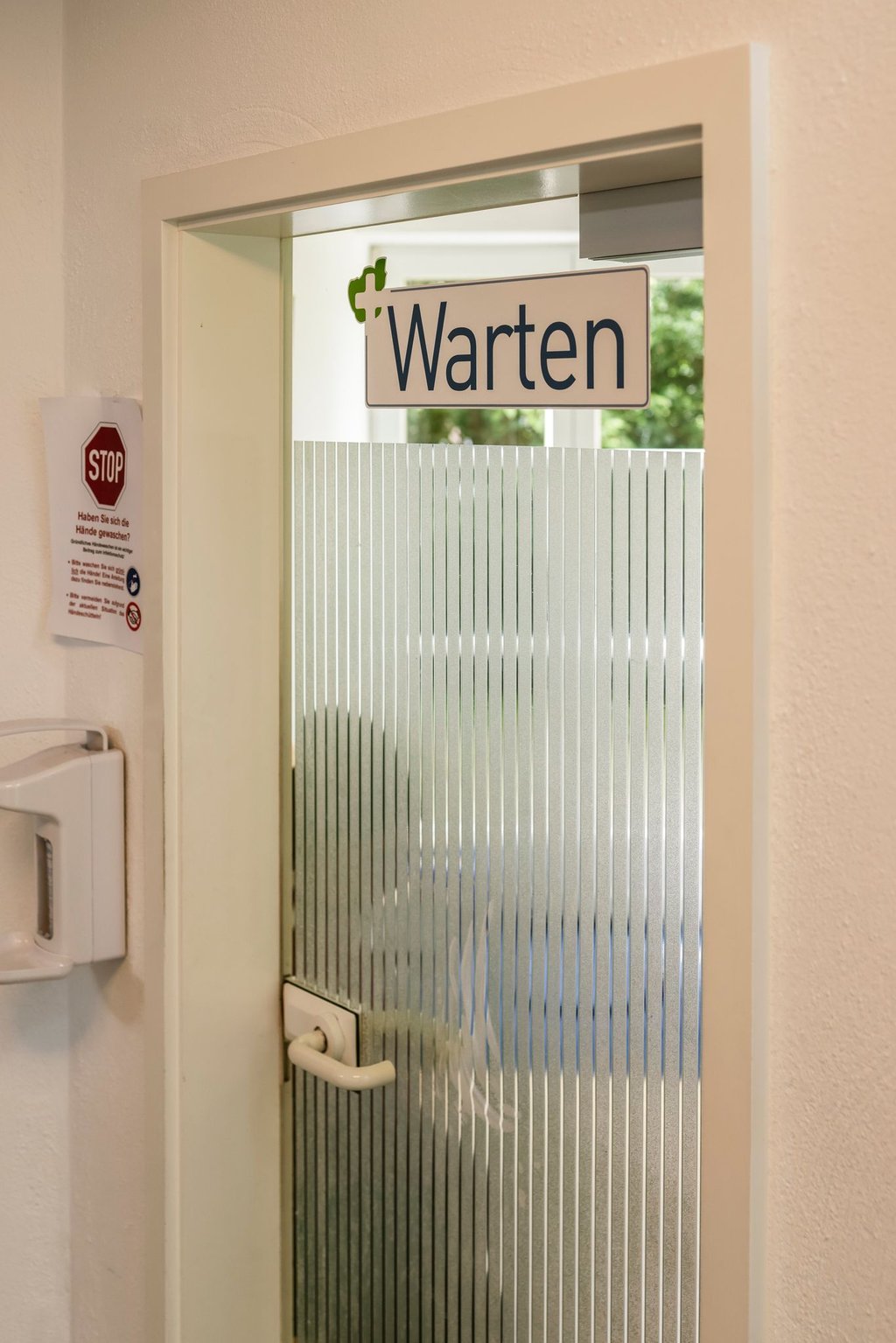 Warten heißt es erst mal in vielen Praxen.