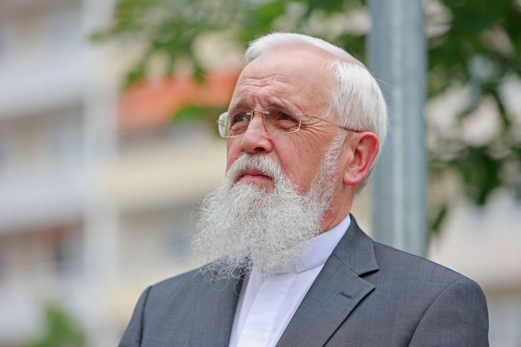 Der Bischof der katholischen Kirche im Bistum Magdeburg, Gerhard Feige, ruft zu einem friedlichen Miteinander auf.