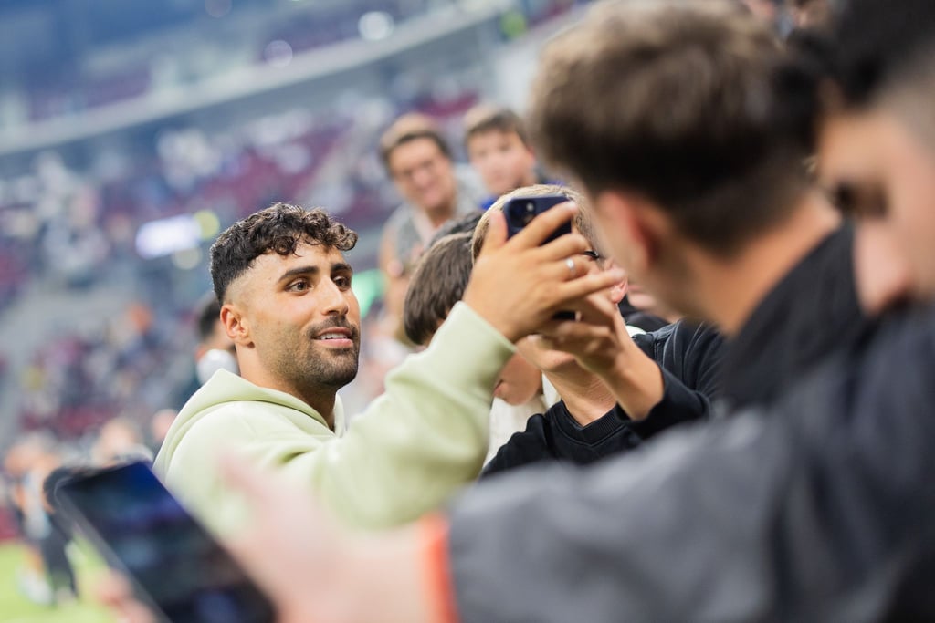 Der frühere Hertha-Offensivspieler und Social-Media-Star Nader Jindaoui löst einen Massenansturm aus. (Archivbild)