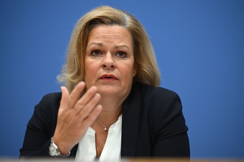 Bundesinnenministerin Nancy Faeser kündigt ein Durchgreifen bei Gewalt in der Silvesternacht an. (Archivbild)