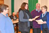 Die Stadtratsvorsitzende Christel Tiemann (rechts) gratulierte Jörg Fuchs, Daianira Leja (Mitte) und Stefanie Frick. 