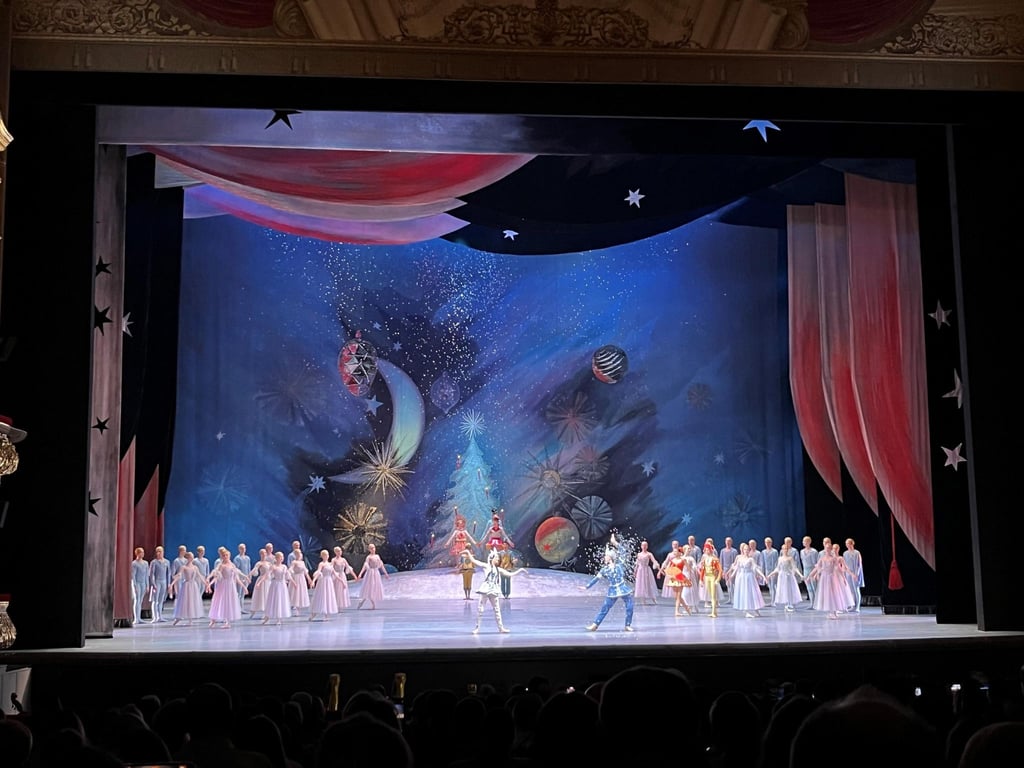 Tickets für das „Nussknacker“-Ballett am Moskauer Bolschoi-Theater sind schwer zu bekommen, weshalb der Musentempel das Märchen nun auch gratis zeigt. (Archivbild)