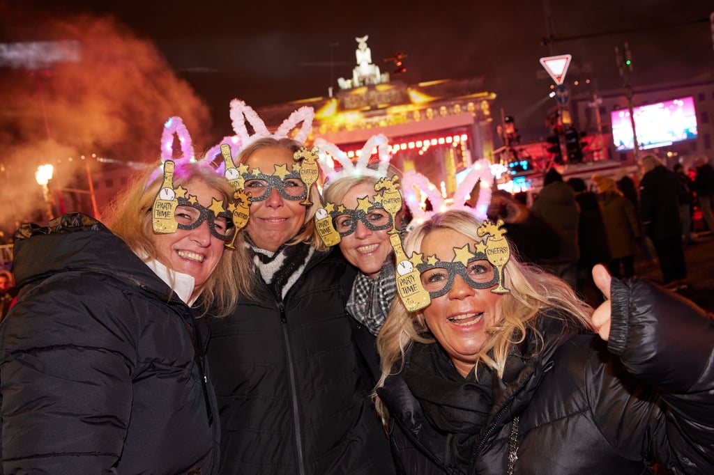 Vor dem Brandenburger Tor in Berlin steigt Deutschlands größte Silvesterparty.