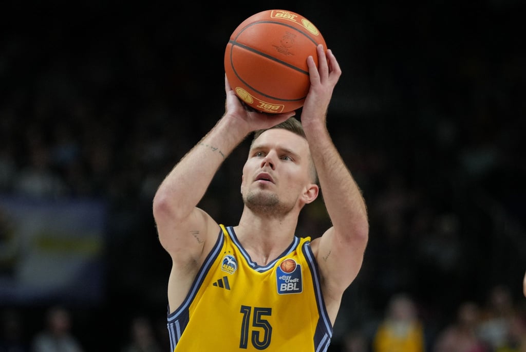 Kapitän Martin Hermannsson war bester Alba-Werfer